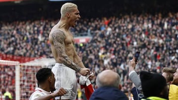 AMSTERDAM - (LR) Sebastien Haller of Ajax, Antony Matheus Dos Santos of Ajax celebrate the 3-2 during the Dutch premier league match between Ajax and Feyenoord at the Johan Cruijff ArenA on March 20, 2022 in Amsterdam, Netherlands. ANP MAURICE VAN STEEN (Photo by ANP via Getty Images)