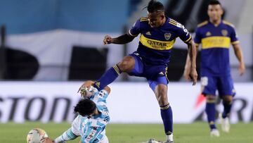 La zaga central fue lo más parejo del Xeneize en la derrota frente a Racing, por 1 a 0 en Avellaneda. Russo tiene mucho trabajo por delante.