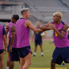 'Brigas' entre lâmina e Lewandowski durante o treinamento do Barça