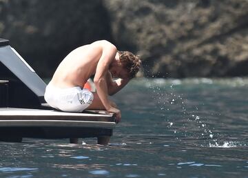 El centrocampista croata del Real Madrid, Luka Modric, se encuentra disfrutando de unas merecidas vacaciones junto a su familia en Portofino, pueblo pesquero ubicado en la costa de la Riviera Italiana, al sudeste de Génova.