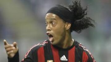 <b>POSITIVO.</b> El brasileño del Milán Ronaldinho valoró muy positivamente la llegada de David Beckham al Milán: "Estoy muy feliz por su incorporación. Nos ayudará a ganar".