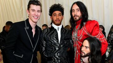 Shawn Mendes, Lewis Hamilton y Jared Leto en la Gala Met 2019 en el Museo Metropolitano de Arte el 6 de mayo de 2019 en la ciudad de Nueva York. 