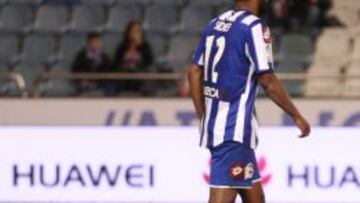 Krhin se lamenta tras el gol encajado en Riazor.