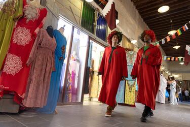 Una marea de color y fútbol invade el rincón con más historia de Qatar.
