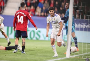 1-2. Marco Asensio celebra el segundo gol.