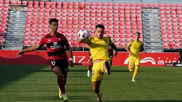 Ilyas Chaira en una acción de juego en el duelo ante el Andorra.