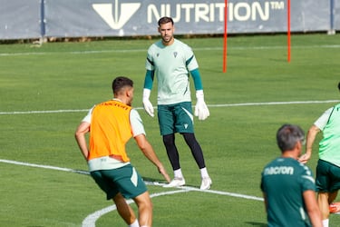 Un 2025 de cambios radicales en la plantilla del Cádiz 