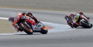 Marc Márquez tras haber superado a Stefan Bradl.