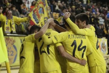 1-0. Bruno celebra el primer tanto con sus compañeros.