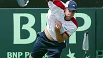 <b>BOOM BOOM RODDICK</B>. El estadounidense volvió a superar su propio récord de velocidad en un servicio, enviando la bola a 244,6 km/h.