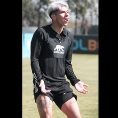 Carlos Palacios reaparece, sube un golazo en la práctica y este mensaje: “Y eso que estaba amurrado”