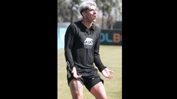 Carlos Palacios reaparece, sube un golazo en la práctica y este mensaje: “Y eso que estaba amurrado”