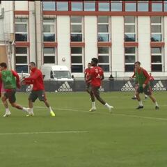 Antes de la lesión James hizo esto en la práctica del Bayern