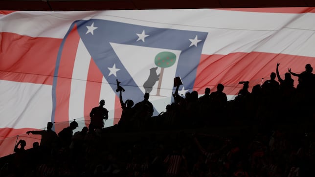 La marea rojiblanca llega al Bernabéu