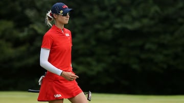 KAWAGOE, JAPAN - AUGUST 07: Nelly Korda of Team United States walks off the sixth hole during the final round of the Women&#039;s Individual Stroke Play on day fifteen of the Tokyo 2020 Olympic Games at Kasumigaseki Country Club on August 07, 2021 in Kawa