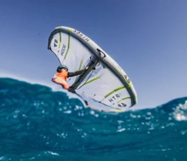 Los canarios, al asalto de la Copa del Mundo de Wingfoil en casa