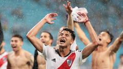 Los jugadores y la hinchada celebraron bajo la lluvia
