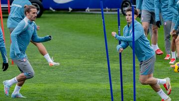 Griezmann y Julián Alvarez en un entrenamiento del Atlético de Madrid.