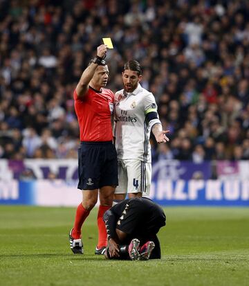 El jugador español ha disputado (sigue en activo) 109 partidos en Champions recibiendo un total de 36 tarjetas, 34 amarillas y 2 rojas. Ha sido expulsado en 3 ocasiones.