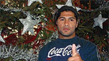 <B>INTERÉS.</b> El Sevilla ya intentó fichar al delantero chileno Reinaldo Navia durante el mes de diciembre. Ahora lo intentará de nuevo.