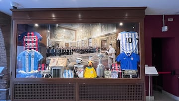 Así es la “Esquina futbolera” del Papa Francisco en el Museo del Vaticano