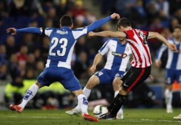 0-1. Aduriz anotó el primer gol.