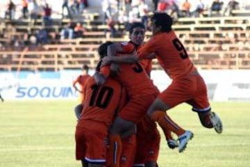 Sánchez debutó en el fútbol profesional el 12 de febrero de 2005 en el triunfo 5-4 de los loínos ante Temuco.