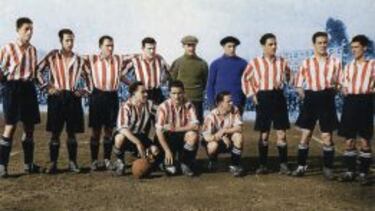 HÉROES. Una formación clásica del Athletic de 1931, que además de golear al Barça conquistó el doblete.