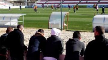 Un grupo de Biris se col&oacute; en el entrenamiento del Sevilla y profiri&oacute; graves insultos tanto a los jugadores como a M&iacute;chel.