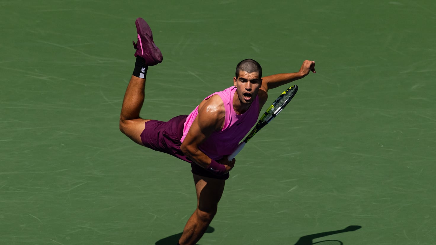 Carlos Alcaraz battles through knee injury at U.S. Open