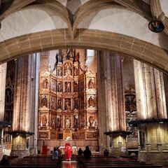 ¿Qué son los Santos Oficios de Semana Santa y cuándo se celebra el Triduo Pascual?