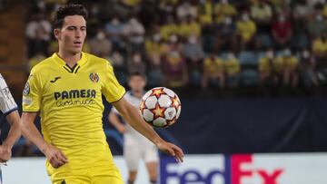  Villarreal&#039;s Pau Francisco Torres (R) and Davide Zappacosta  of Atalanta       during UEFA Champions League  match between Villarreal CF vs Atalanta   at La Ceramica   Stadium on September 14, 2021.