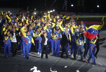 La delegación de Venezuela desfila durante la ceremonia de apertura de los XXIII Juegos Centroamericanos y del Caribe, fue una de las más aplaudidas.