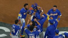 Venezuela beats the champion on historic World Baseball Classic night