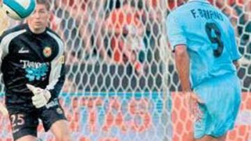 <b>MATADOR. </b>Baiano trajo de cabeza a la defensa del Nàstic. Marcó el primer gol del Celta, tras un buen pase de Gustavo López.