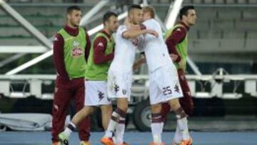 El jugador de Torino, Omar El Kaddouri, celebra después de anotar un gol ante el Verona