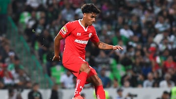 Brian Garcia of Toluca during the game Santos vs Toluca, corresponding to Round 07 of the Torneo Clausura 2023 of the Liga BBVA MX, at TSM -Corona- Stadium, on February 23, 2023.
<br><br>
Brian Garcia de Toluca durante el partido Santos vs Toluca, Correspondiente a la Jornada 07 del Torneo Clausura 2023 de la Liga BBVA MX, en el Estadio TSM -Corona-, el 23 de Febrero de 2023.