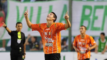 James Rodríguez en partido de Banfield vs. Morelia por Copa Libertadores 2010.