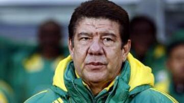 <b>DESTITUIDO.</b> Joel Santana destituido como entrenador de la selección de Sudáfrica.