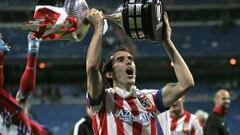 VITAL. God&iacute;n levanta la Copa del Rey en el Bernab&eacute;u. El rendimiento y la seguridad que ha transmitido el uruguayo han sido una de las claves del Atl&eacute;tico.