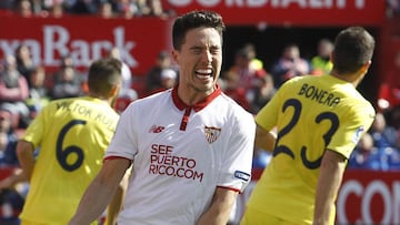 Nasri lamenta una ocasión fallada durante el partido entre el Sevilla y el Villarreal.