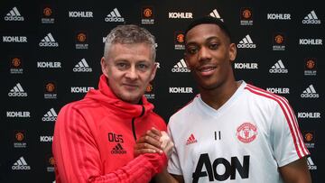 Martial renueva con el Manchester United hasta 2024