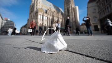 Videos and images from Lydia Bourbouiba’s lab at MIT show that sneeze can travel up to 27 feet