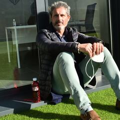 Alkorta: "Se engaña mucho a los árbitros y por eso se pierde tanto tiempo; hay que fingir menos"