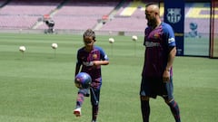 El lado B de la presentación de Arturo Vidal en el Barcelona