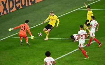 El VAR anuló el segundo gol a Erling Haaland. El jugador noruego empujó a Fernando y el tanto no subió al marcador.