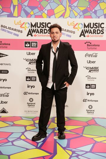 Hilario, posando en el photocall de Los40 Music Awards.