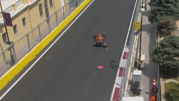 Ricciardo tras golpearse con el muro en Bakú.