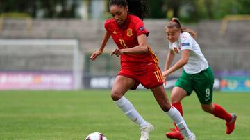 Salma Paralluelo, jugadora de la Sub-17, en un partido del Europeo ante Portugal.