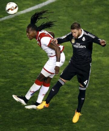 Sergio Ramos con Manucho.
